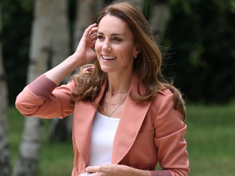 kate-middleton-pink-blazer.jpg