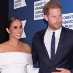 meghan-markle-prince-harry-christmas-card-spl-ftr.jpg